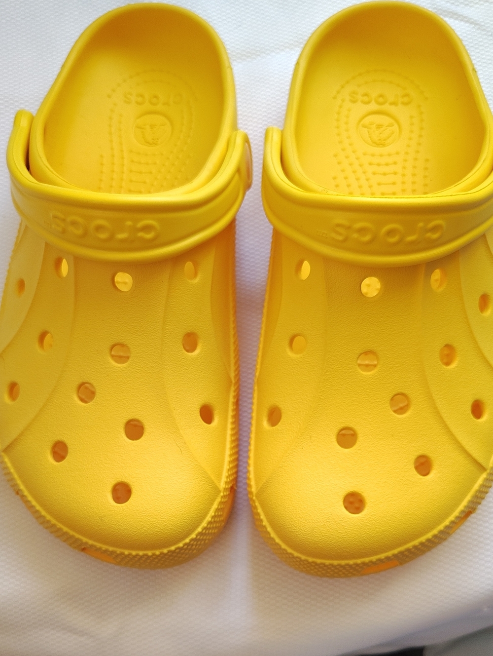 CROCS Unicex Water Clogs in Bright Yellow